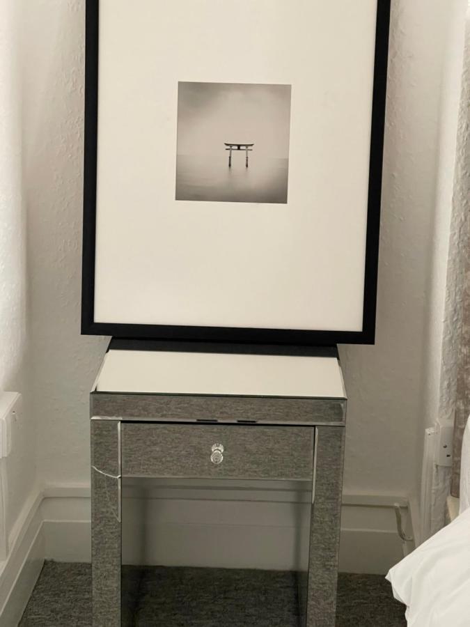 Hendon Park Apartments In London The Hyde Екстериор снимка