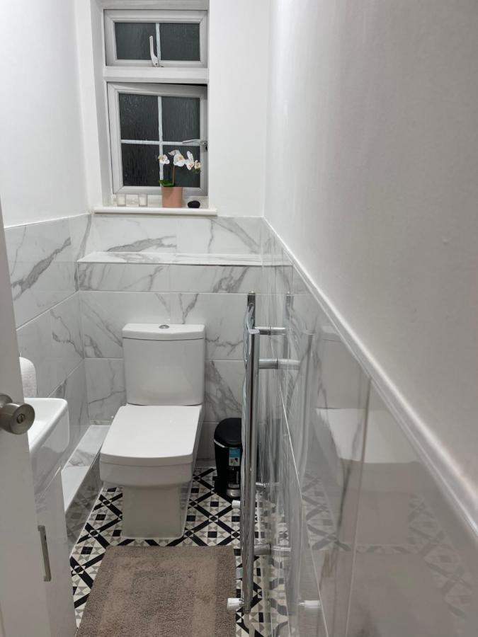 Hendon Park Apartments In London The Hyde Екстериор снимка