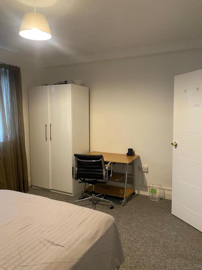 Hendon Park Apartments In London The Hyde Екстериор снимка